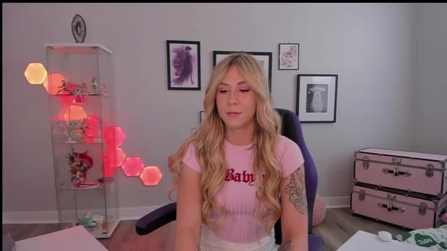 Gallery image thumbnail from Mochi's myfreecams stream on, 04/07/2025, 21:14 image 13 of 20