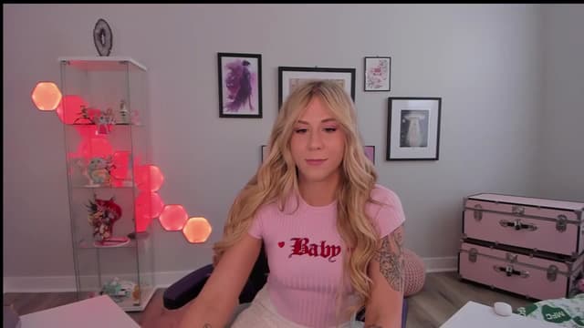 Gallery image thumbnail from Mochi's myfreecams stream on, 04/07/2025, 21:14 image 15 of 20