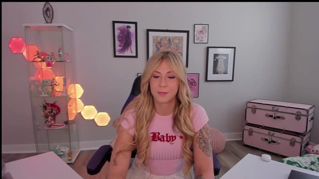 Gallery image thumbnail from Mochi's myfreecams stream on, 04/07/2025, 21:14 image 3 of 20