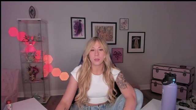 Gallery image thumbnail from Mochi's myfreecams stream on, 04/08/2025, 05:43 image 2 of 20