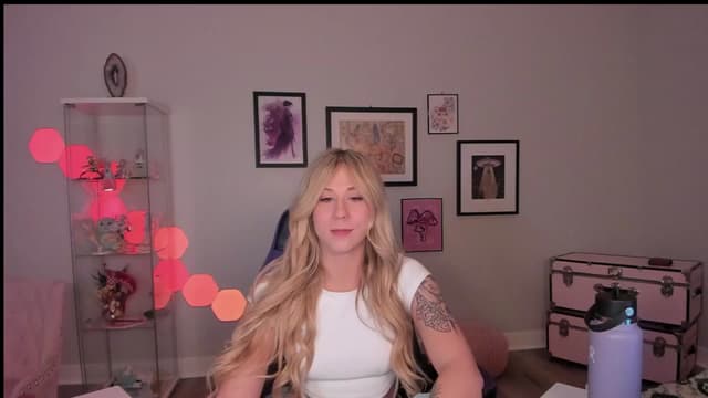Gallery image thumbnail from Mochi's myfreecams stream on, 04/08/2025, 05:43 image 7 of 20