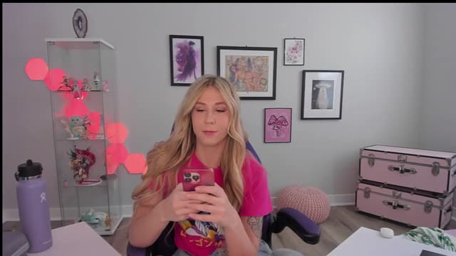 Gallery image thumbnail from Mochi's myfreecams stream on, 04/08/2025, 23:12 image 17 of 20