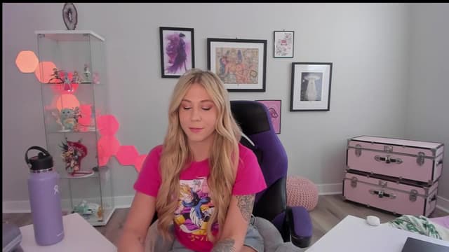 Gallery image thumbnail from Mochi's myfreecams stream on, 04/08/2025, 23:12 image 7 of 20