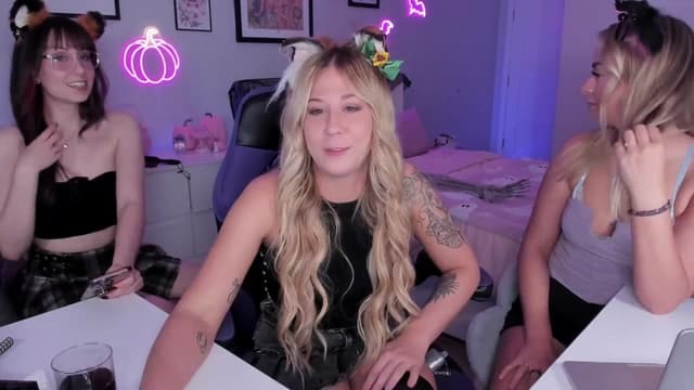 Gallery image thumbnail from Mochi's myfreecams stream on, 10/06/2025, 04:15 image 11 of 20