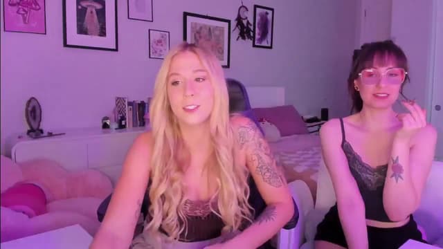 Gallery image thumbnail from Mochi's myfreecams stream on, 12/30/2025, 01:28 image 18 of 20