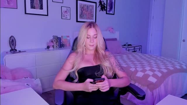 Gallery image thumbnail from Mochi's myfreecams stream on, 01/29/2026, 04:11 image 6 of 20