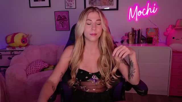 Gallery image thumbnail from Mochi's myfreecams stream on, 07/28/2026, 01:00 image 13 of 20