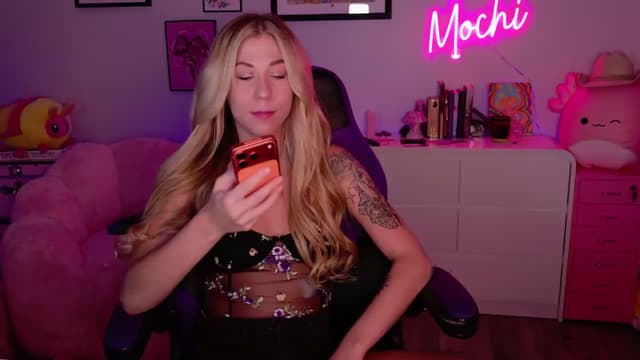 Gallery image thumbnail from Mochi's myfreecams stream on, 07/28/2026, 02:56 image 5 of 20