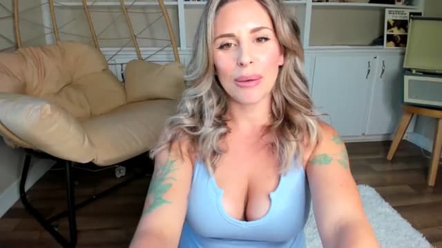Gallery image thumbnail from Mommy's myfreecams stream on, 11/22/2024, 18:21 image 14 of 20