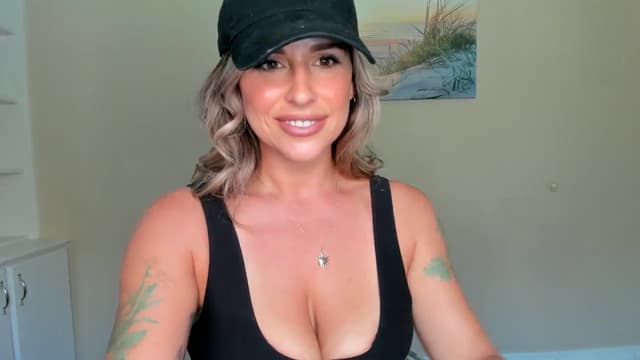 Gallery image thumbnail from Mommy's myfreecams stream on, 08/14/2025, 16:47 image 6 of 20