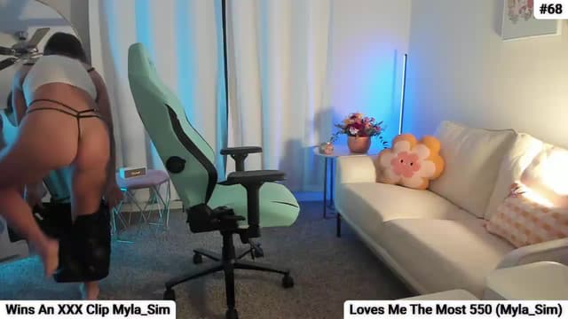 Gallery image thumbnail from Myla_'s myfreecams stream on, 06/25/2026, 03:40 image 6 of 20