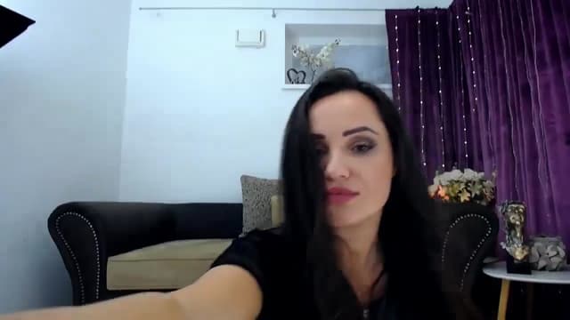 Gallery image thumbnail from NIVEA's myfreecams stream on, 12/21/2024, 18:44 image 5 of 20
