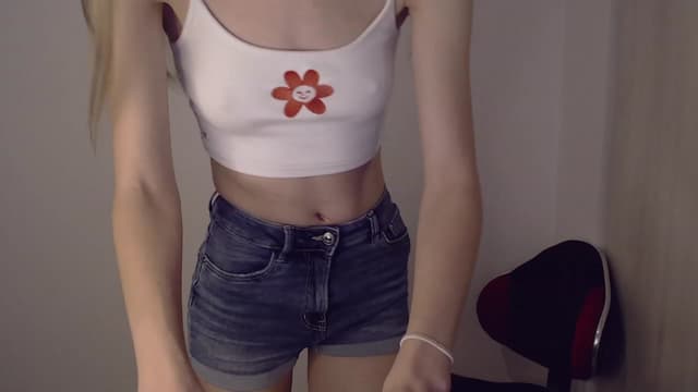 Gallery image thumbnail from Nady_'s myfreecams stream on, 11/26/2023, 15:05 image 8 of 20