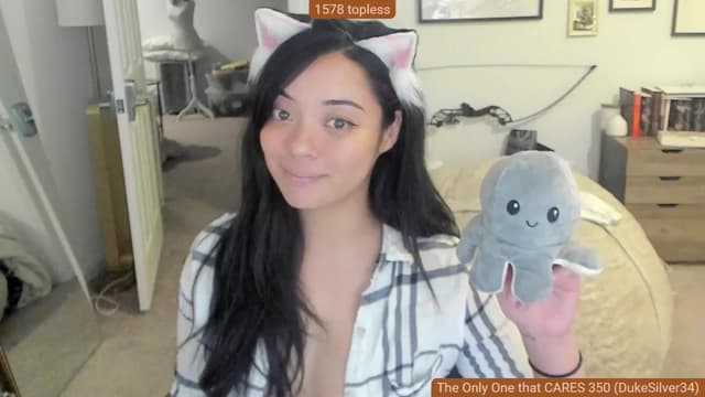 Gallery image thumbnail from Nami_'s myfreecams stream on, 06/22/2024, 07:10 image 4 of 20