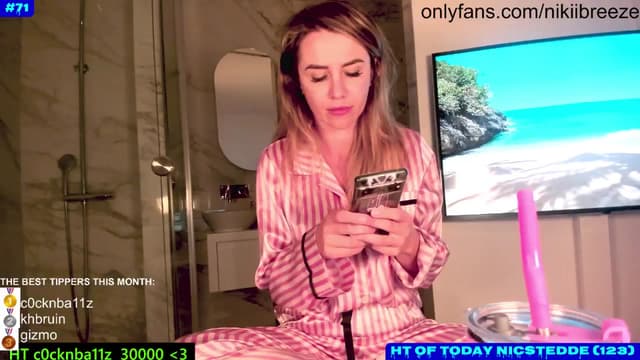 Gallery image thumbnail from Not_N's myfreecams stream on, 05/27/2024, 01:41 image 4 of 20
