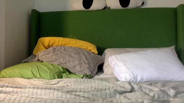 Gallery image thumbnail from Omilk's myfreecams stream on, 12/29/2024, 21:14 image 19 of 20