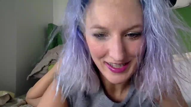 Gallery image thumbnail from Omilk's myfreecams stream on, 01/01/2025, 20:29 image 18 of 20