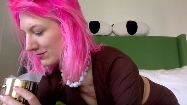 Gallery image thumbnail from Omilk's myfreecams stream on, 02/20/2025, 17:43 image 11 of 20