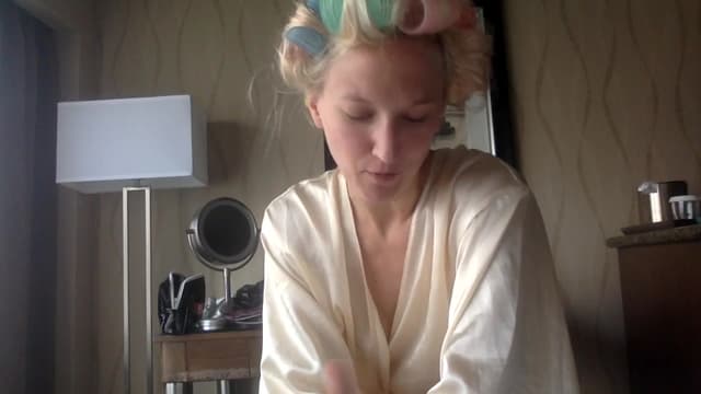 Gallery image thumbnail from Omilk's myfreecams stream on, 09/28/2025, 01:06 image 12 of 20