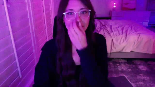 Gallery image thumbnail from P0SIE's myfreecams stream on, 05/04/2025, 08:24 image 4 of 20