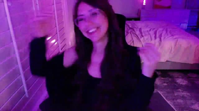 Gallery image thumbnail from P0SIE's myfreecams stream on, 05/04/2025, 08:24 image 11 of 20