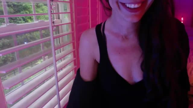 Gallery image thumbnail from P0SIE's myfreecams stream on, 05/04/2025, 11:11 image 15 of 20