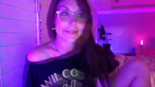 Gallery image thumbnail from P0SIE's myfreecams stream on, 06/01/2025, 08:18 image 7 of 20