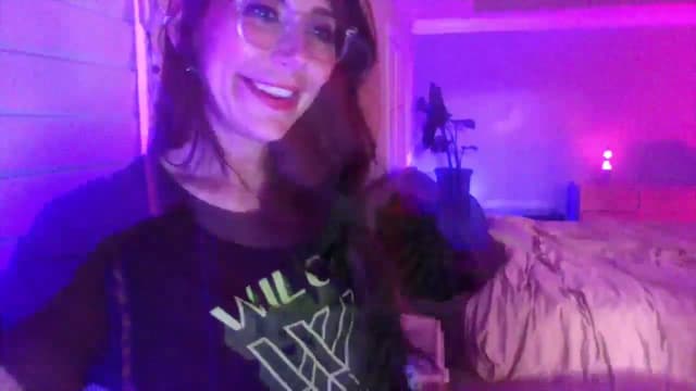 Gallery image thumbnail from P0SIE's myfreecams stream on, 06/01/2025, 08:18 image 6 of 20