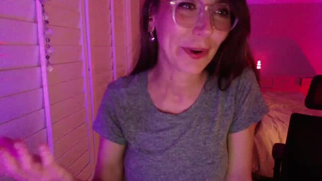 Gallery image thumbnail from P0SIE's myfreecams stream on, 06/01/2025, 08:53 image 12 of 20