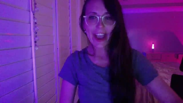 Gallery image thumbnail from P0SIE's myfreecams stream on, 06/01/2025, 08:53 image 10 of 20