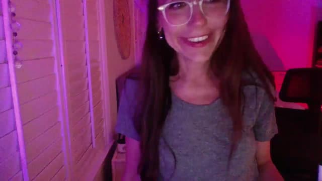 Gallery image thumbnail from P0SIE's myfreecams stream on, 06/01/2025, 08:53 image 6 of 20