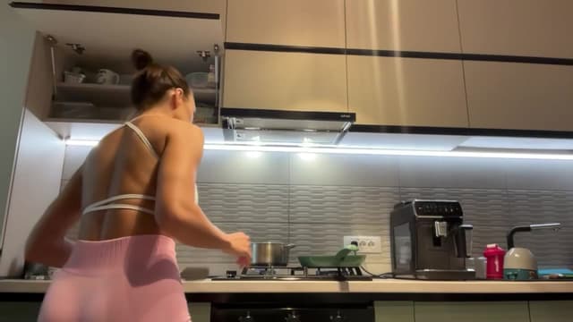 Gallery image thumbnail from PUJIE's myfreecams stream on, 07/08/2026, 17:07 image 12 of 20