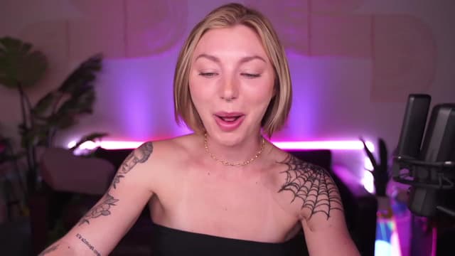 Gallery image thumbnail from Paige's myfreecams stream on, 07/09/2023, 04:45 image 9 of 20