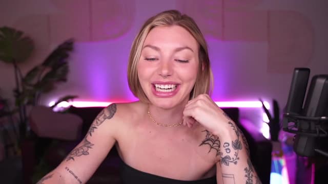 Gallery image thumbnail from Paige's myfreecams stream on, 07/09/2023, 04:45 image 10 of 20