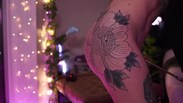 Gallery image thumbnail from Paige's myfreecams stream on, 08/25/2023, 04:35 image 15 of 20