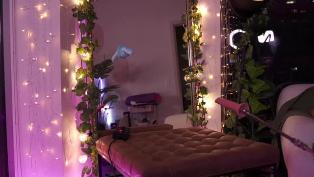 Gallery image thumbnail from Paige's myfreecams stream on, 08/25/2023, 04:35 image 14 of 20