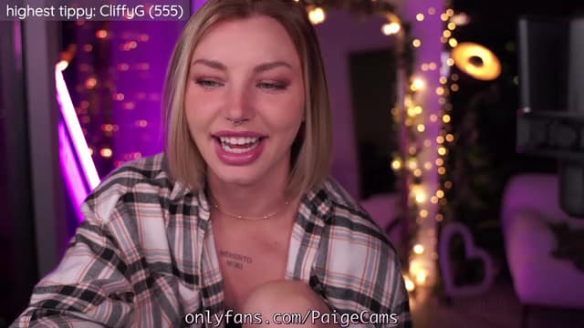 Gallery image thumbnail from Paige's myfreecams stream on, 10/15/2023, 04:37 image 19 of 20