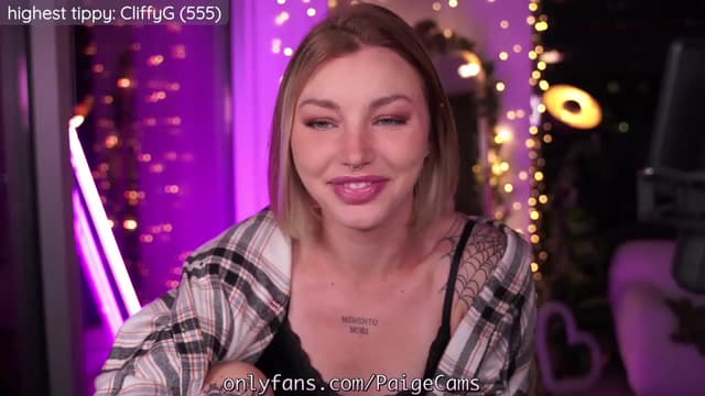 Gallery image thumbnail from Paige's myfreecams stream on, 10/15/2023, 04:37 image 5 of 20