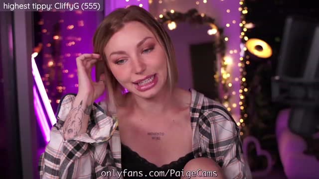Gallery image thumbnail from Paige's myfreecams stream on, 10/15/2023, 04:37 image 10 of 20