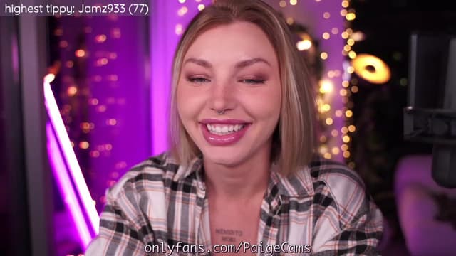 Gallery image thumbnail from Paige's myfreecams stream on, 10/15/2023, 04:37 image 1 of 20
