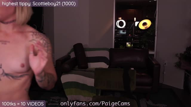 Gallery image thumbnail from Paige's myfreecams stream on, 10/28/2023, 04:57 image 10 of 20