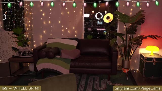 Gallery image thumbnail from Paige's myfreecams stream on, 12/08/2023, 04:11 image 12 of 20