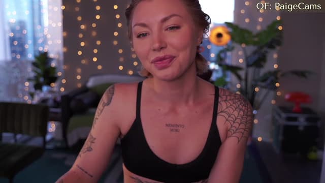 Gallery image thumbnail from Paige's myfreecams stream on, 01/09/2024, 24:31 image 9 of 20
