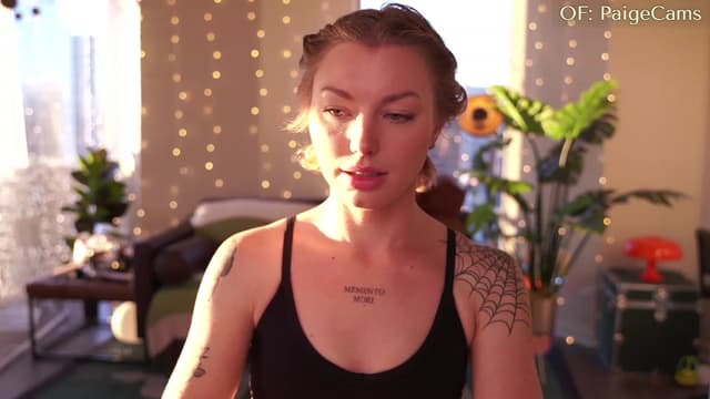 Gallery image thumbnail from Paige's myfreecams stream on, 01/09/2024, 24:31 image 7 of 20
