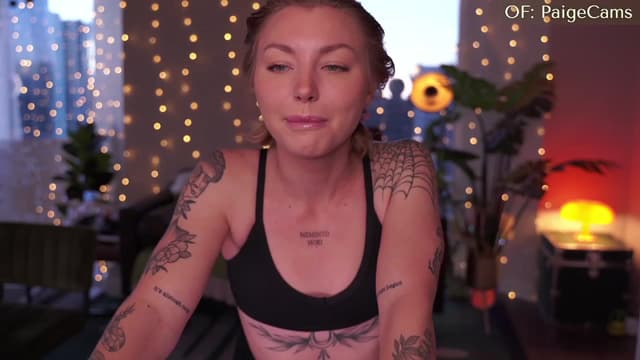 Gallery image thumbnail from Paige's myfreecams stream on, 01/09/2024, 24:31 image 12 of 20