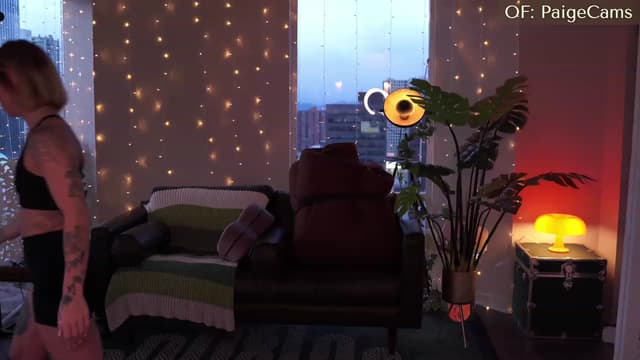 Gallery image thumbnail from Paige's myfreecams stream on, 01/12/2024, 23:57 image 19 of 20