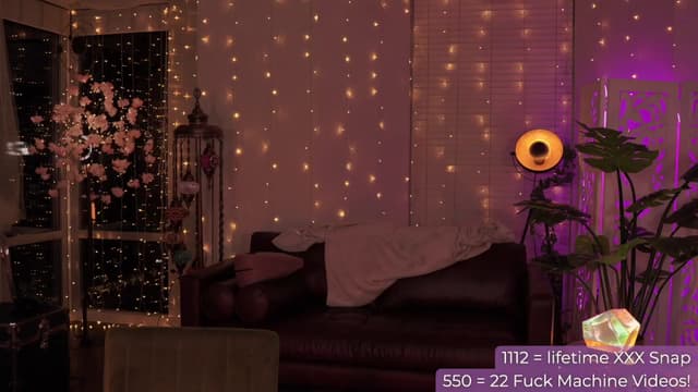 Gallery image thumbnail from Paige's myfreecams stream on, 04/15/2024, 04:03 image 6 of 20