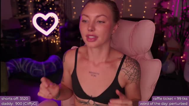 Gallery image thumbnail from Paige's myfreecams stream on, 08/19/2024, 03:30 image 18 of 20
