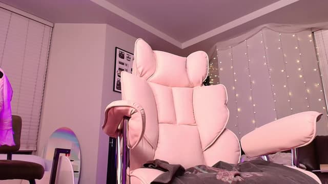Gallery image thumbnail from Paige's myfreecams stream on, 10/06/2024, 02:47 image 5 of 20