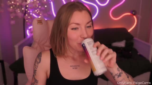 Gallery image thumbnail from Paige's myfreecams stream on, 03/08/2025, 04:20 image 4 of 20